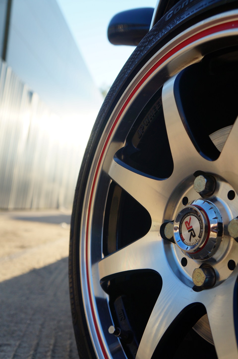 3 jednoduché spôsoby, ako vyčistiť zliatinové disky zadarmo 3 jednoduché spôsoby, ako čistiť zliatinové disky zadarmo