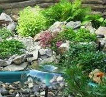 DIY alppiliukumäki askel askeleelta Kuva maan alppiliukumäistä ja vaiheittaiset ohjeet