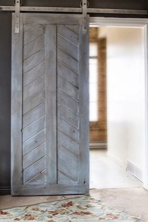 Врати за плевня