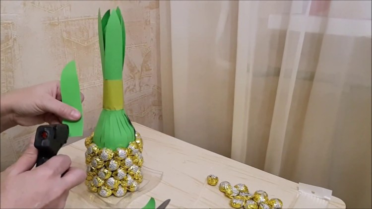 الأناناس الشمبانيا على الإطار