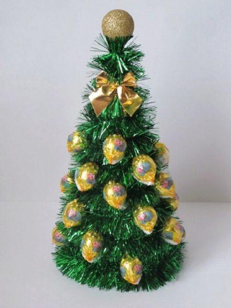 الأناناس DIY من الحلوى والشمبانيا: كيفية صنع خطوة بخطوة من الزجاجة - فئة رئيسية للمبتدئين والصور والفيديو