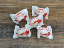 الأناناس DIY من الحلوى والشمبانيا: كيفية صنع خطوة بخطوة من الزجاجة - فئة رئيسية للمبتدئين والصور والفيديو