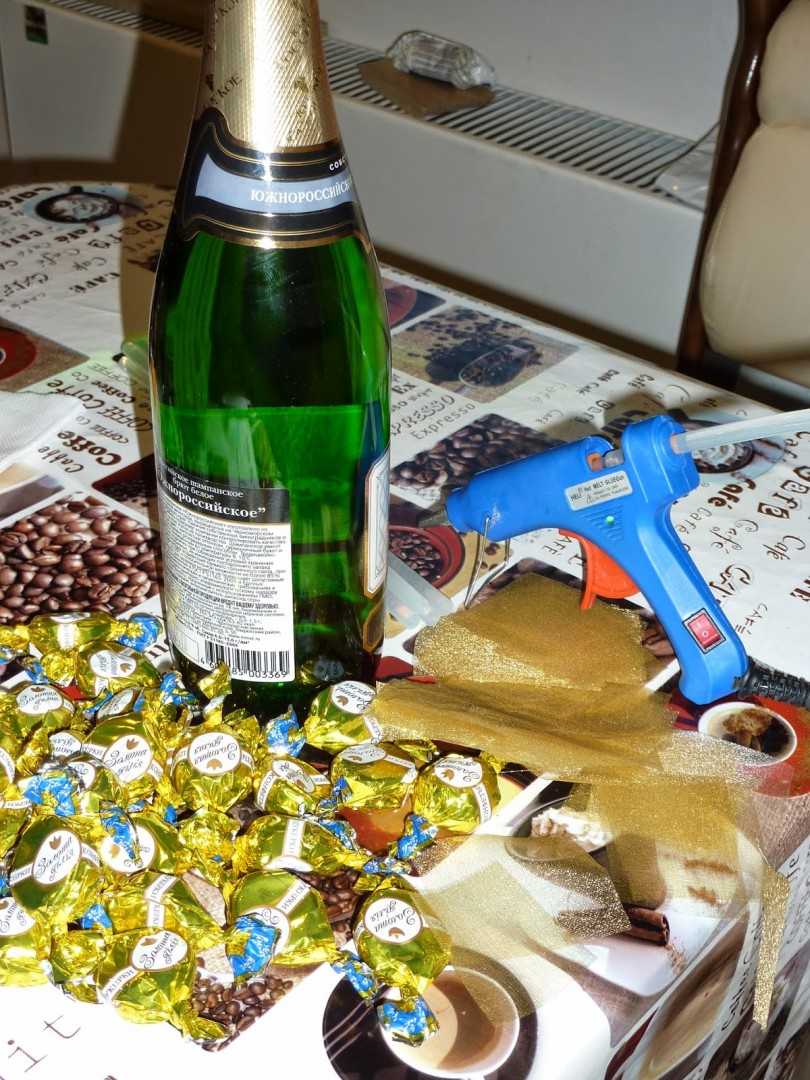 الأناناس DIY من الحلوى والشمبانيا: كيفية صنع خطوة بخطوة من الزجاجة - فئة رئيسية للمبتدئين والصور والفيديو