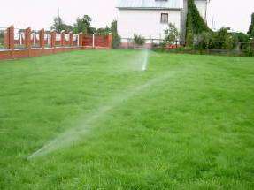 Kastelukauden lopussa on suositeltavaa poistaa kaikki venttiilit, anturit ja paristot. Pitkän käyttöiän takaamiseksi kaikki pistokeliitännät on voideltava erityisillä tiivisteillä lisäämällä rasvaa.