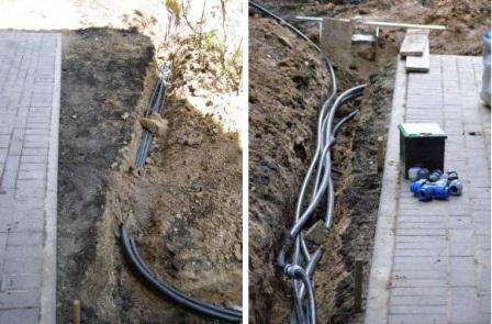 Valmistetut muoviputket asetetaan kaivannon esitasoitetulle pohjalle. Ennen asettamista on suositeltavaa sijoittaa ne koko ulkopinnan pituuteen suoristamista varten. Tämä on tärkeää tehdä, jos ulkolämpötila on yli 15 astetta. Muoviputket ovat alttiina alhaisille lämpötiloille, mikä puolestaan ​​johtaa siihen, että niistä tulee kovia ja vaikeita työskennellä.