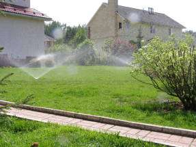 Automaattisen kastelun järjestäminen kesämökillä