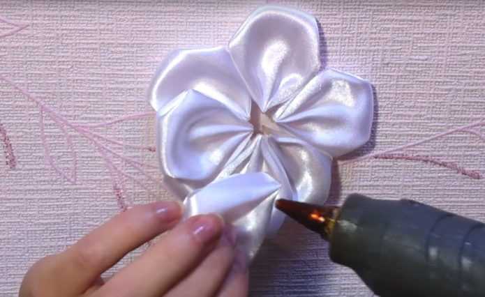 DIY -jouset eri materiaaleista - vaihtoehdot kotitekoisille jousille, suunnitteluideoita - vaiheittaiset ohjeet DIY -käsitöiden luomiseen