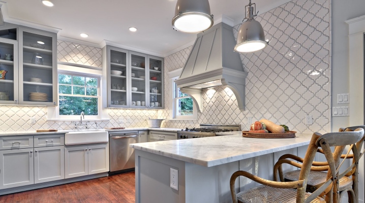 البلاط الأبيض في المطبخ