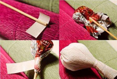 الآن يمكنك البدء في تحضير الحلوى. للقيام بذلك ، تحتاج إلى لف الشريط على الوجهين على سيخ خشبي والحلوى المرفقة به. من أجل تثبيت الحلوى بشكل أفضل ، يتم تغليفها أيضًا بشريط سكوتش.