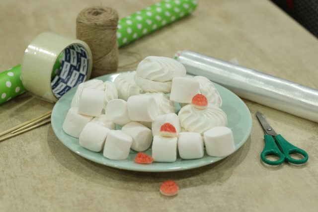 Hvad du har brug for til en skumfidusbuket