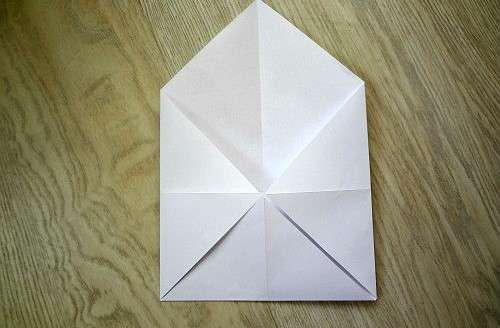 Origami papirbåde hvordan man laver en båd af papir i etaper