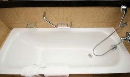 Καθαρίζουμε το μπάνιο στο σπίτι