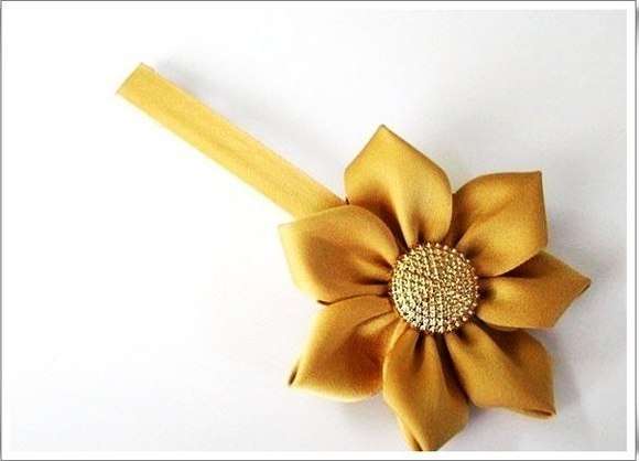 Valikoimamme mestarikursseilla hallitset nopeasti erilaisia tekniikoita ja pystyt koristamaan sisustuksen tai vaatteet itse.