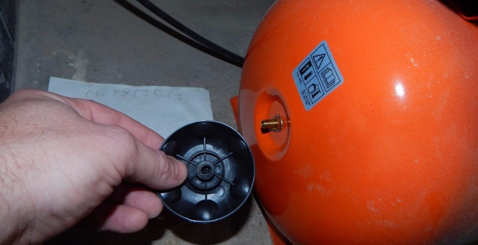 Vandtryk i vandforsyningssystemet: i en lejlighed, i et hus