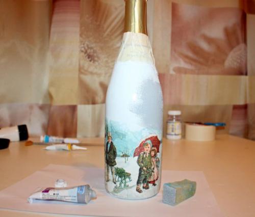 naneste obrúsok na fľašu