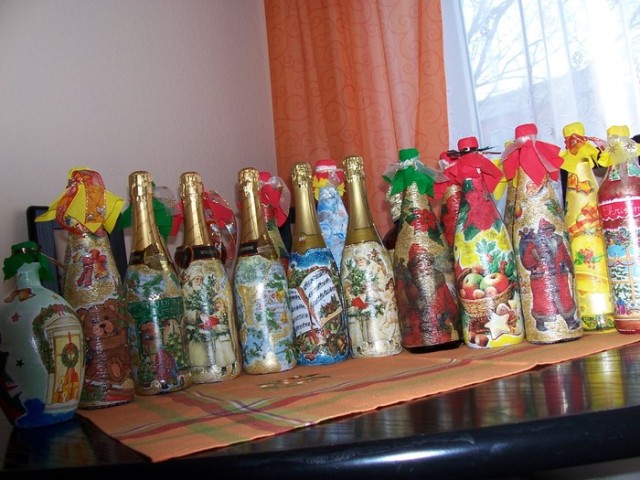 Urobte si sami decoupage fľaše šampanského