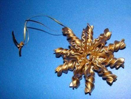 cestovinová snehová vločka