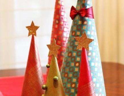 Ensin sinun on muodostettava kartio pahviarkista tai paksusta paperipakkauksesta.