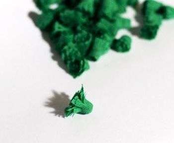 Lav 50-60 sådanne pom-poms!