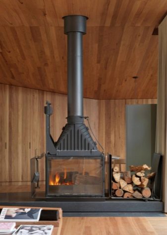 مدخنة للمدفأة: مخططات الجهاز ، والأنواع ، والأحجام ، أيهما أفضل ، تركيب وتركيب الأنابيب بيديك