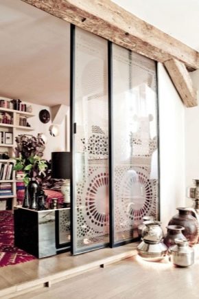 أبواب داخلية ذات ضلفتين