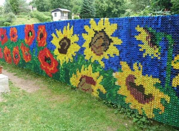 kuinka tehdä aita muovipulloista