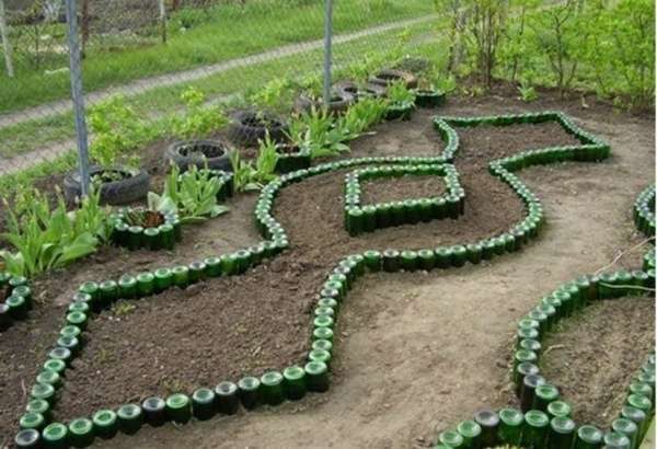 kuinka tehdä aita muovipulloista