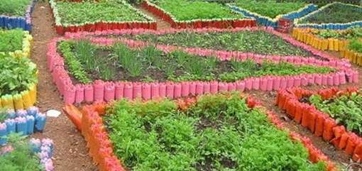 kuinka tehdä aita muovipulloista