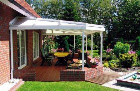 Tekninen prosessi ei ole monimutkainen, on tärkeää valita terassin katolle materiaali, joka vastaa itse asunnon katon materiaalia