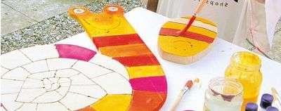 Dospelí budú musieť postavu vypilovať a dodržiavať bezpečnostné opatrenia, ale kresleniu a maľovaniu farbami možno zveriť malé neposednosti.