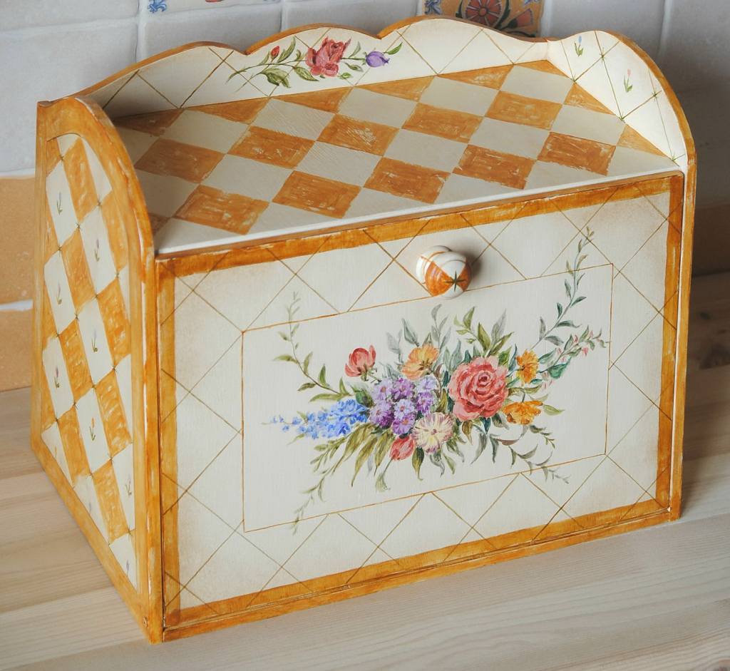 Leipälaatikko keittiössä, mistä materiaalista valita-leipälaatikko omilla käsilläsi, vaiheittainen mestarikurssi