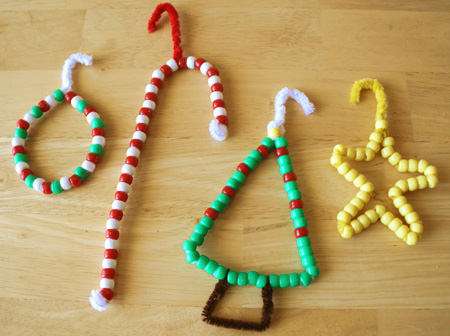 askartelua helmillä uudelle vuodelle