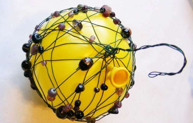 askartelua helmillä uudelle vuodelle