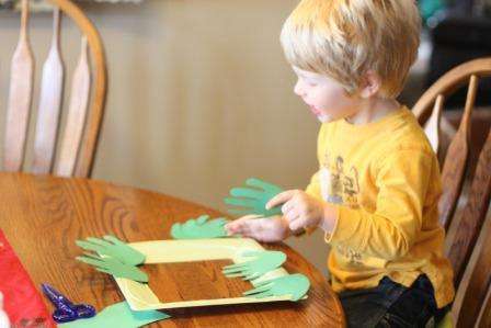 Kehyksen tai pohjan valmistelu seppeleelle