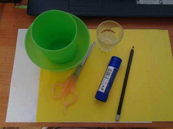 الحرف اليدوية ليوم 8 مارس في روضة الأطفال