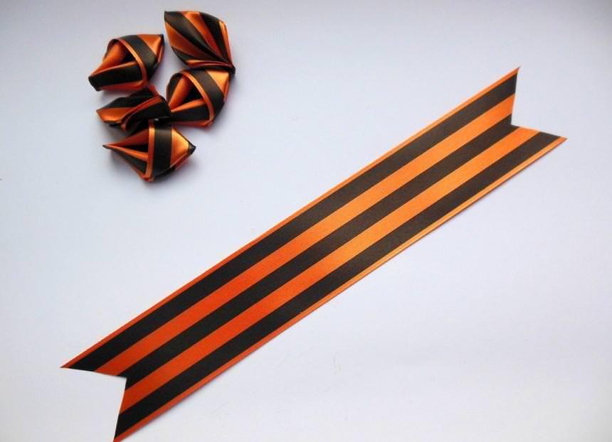 Teemme Pyhän Yrjön nauhan omilla käsillämme DIY -nauha omilla käsilläsi kanzashin tyyliin