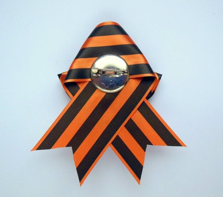 Teemme Pyhän Yrjön nauhan omilla käsillämme DIY -nauha omilla käsilläsi kanzashin tyyliin