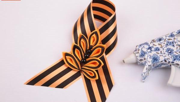 Teemme Pyhän Yrjön nauhan omilla käsillämme tee-se-itse -nauha Georgen mestarikurssilla