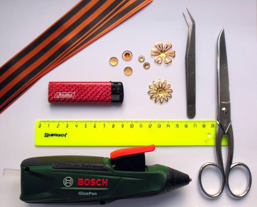 Teemme Pyhän Yrjön nauhan omilla käsillämme DIY -nauha omilla käsilläsi kanzashin tyyliin