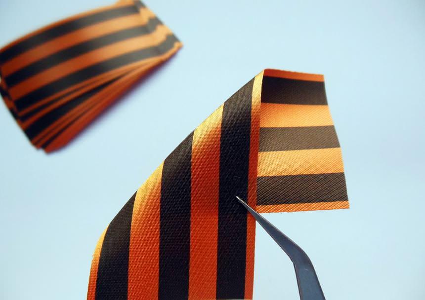 Teemme Pyhän Yrjön nauhan omilla käsillämme tee-se-itse -nauha Georgen mestarikurssilla