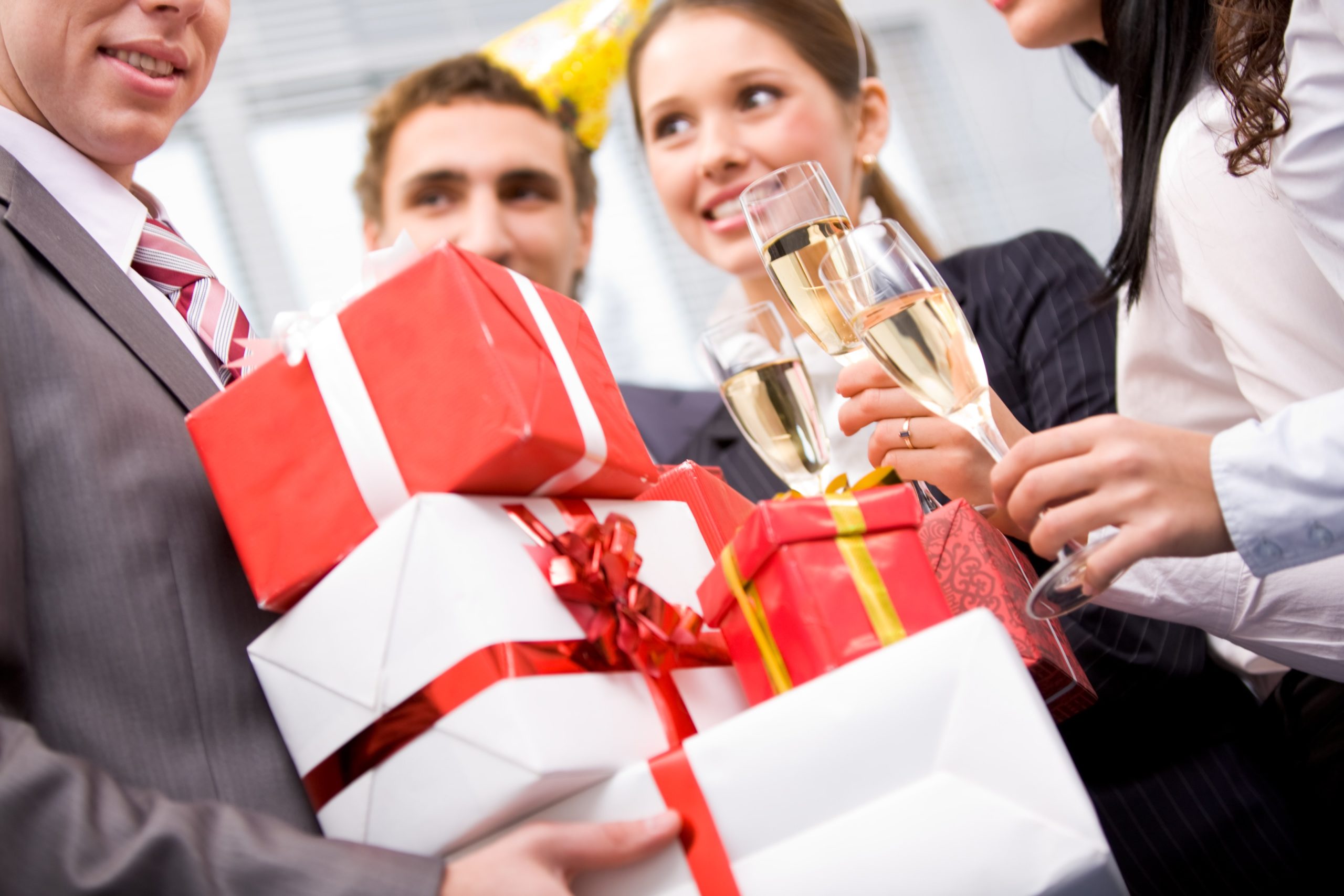 Kuinka onnitella mieskollegoita Isänmaan puolustajan päivästä 23. helmikuuta mieskollegoille työssä