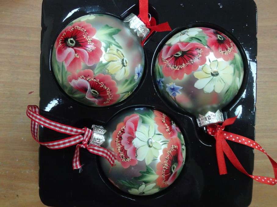 πώς να βάψετε χριστουγεννιάτικα παιχνίδια με τα χέρια σας