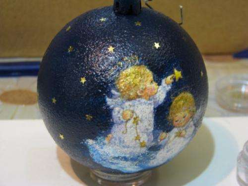 DIY ζωγραφική Χριστουγεννιάτικων παιχνιδιών