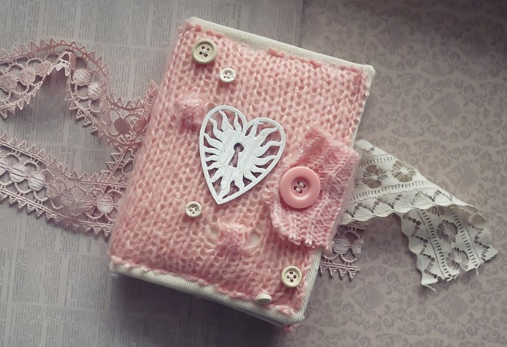 Πώς να φτιάξετε ένα σημειωματάριο: τύποι φορητών υπολογιστών, τα πλεονεκτήματα ενός χειροποίητου σημειωματάριου, ιδέες φωτογραφιών και κύρια μαθήματα για το πώς και από τι να φτιάξετε ένα σημειωματάριο