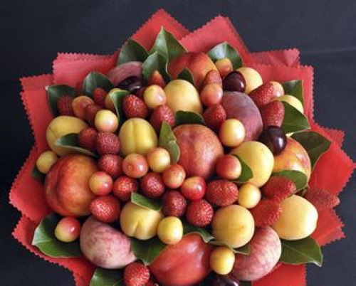 Τα πρωτότυπα μπουκέτα δεν είναι φτιαγμένα από λουλούδια. Πώς να φτιάξετε από φαγητό, γλυκά