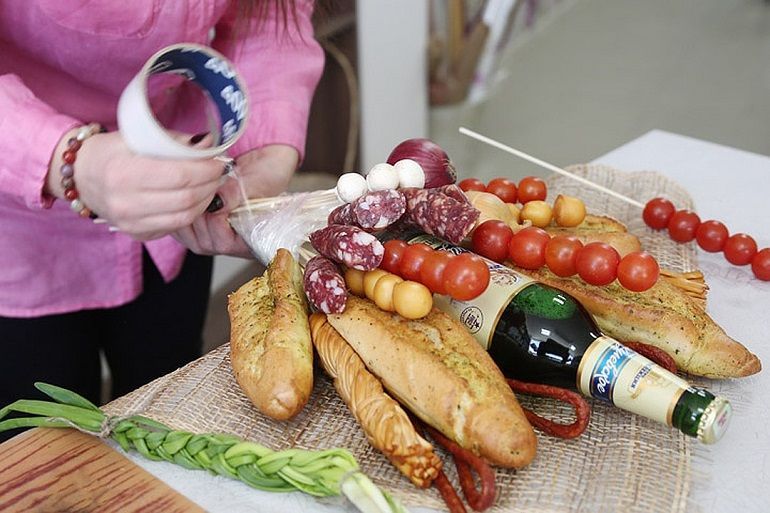 Συναρμολόγηση ενός μπουκέτου προϊόντων