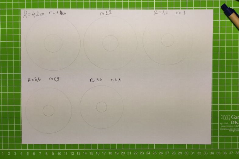 Πώς να φτιάξετε ένα κρίνο από χαρτί σε διαφορετικές τεχνικές: οδηγίες βήμα προς βήμα DIY, τα απαραίτητα εργαλεία και υλικά