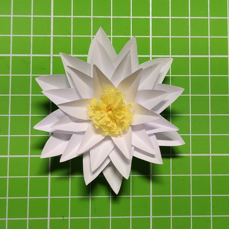 Πώς να φτιάξετε ένα κρίνο από χαρτί σε διαφορετικές τεχνικές: οδηγίες βήμα προς βήμα DIY, τα απαραίτητα εργαλεία και υλικά