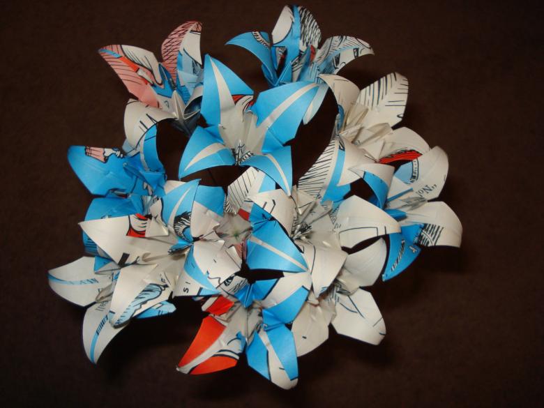 Πώς να φτιάξετε ένα κρίνο από χαρτί σε διαφορετικές τεχνικές: οδηγίες βήμα προς βήμα DIY, τα απαραίτητα εργαλεία και υλικά
