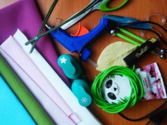 Πώς να φτιάξετε ένα κρίνο από χαρτί σε διαφορετικές τεχνικές: οδηγίες βήμα προς βήμα DIY, τα απαραίτητα εργαλεία και υλικά